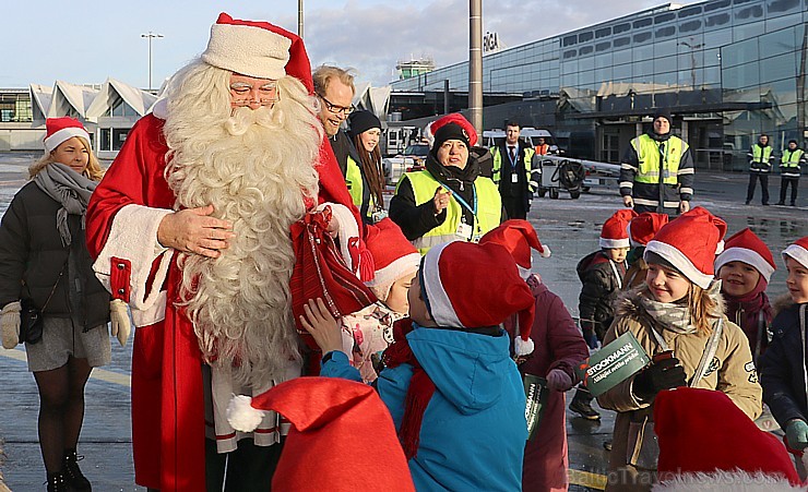 Ar somu lidsabiedsabiedrības «Finnair» lidmašīnu 5.12.2017 Rīgā ielido Ziemassvētku vecītis no Lapzemes 212295
