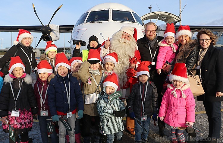 Ar somu lidsabiedsabiedrības «Finnair» lidmašīnu 5.12.2017 Rīgā ielido Ziemassvētku vecītis no Lapzemes 212303
