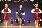 Ogres Kultūras centrā 16.12.2017 dejo jauniešu un bērnu studija Pīlādzītis un TDA Ogre 31