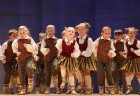 Ogres Kultūras centrā 16.12.2017 dejo jauniešu un bērnu studija Pīlādzītis un TDA Ogre 49