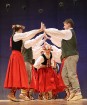 Ogres Kultūras centrā 16.12.2017 dejo jauniešu un bērnu studija Pīlādzītis un TDA Ogre 51