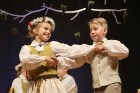 Ogres Kultūras centrā 16.12.2017 dejo jauniešu un bērnu studija Pīlādzītis un TDA Ogre 59