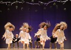 Ogres Kultūras centrā 16.12.2017 dejo jauniešu un bērnu studija Pīlādzītis un TDA Ogre 63