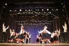 Ogres Kultūras centrā 16.12.2017 dejo jauniešu un bērnu studija Pīlādzītis un TDA Ogre 89