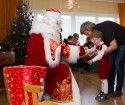 Ikgadējā Ziemassvētku labdarības vakarā Natālija Tumševica vāc dāvanas ar kurām iepriecina bērnu nama iemītniekus 16