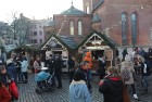 Doma laukumā Ziemassvētku tirdzinš priecē rīdziniekus un pilsētas viesus 10
