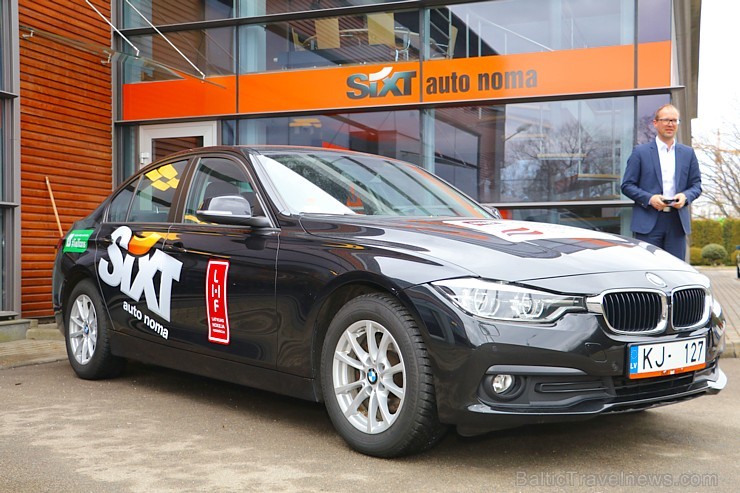 Autonoma «Sixt Latvija» piešķir 22.03.2018. BMW zīmola automašīnu Latvijas hokeja izlases galvenajam trenerim Bobam Hārtlijam 219614