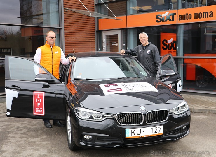 Autonoma «Sixt Latvija» piešķir 22.03.2018. BMW zīmola automašīnu Latvijas hokeja izlases galvenajam trenerim Bobam Hārtlijam 219619