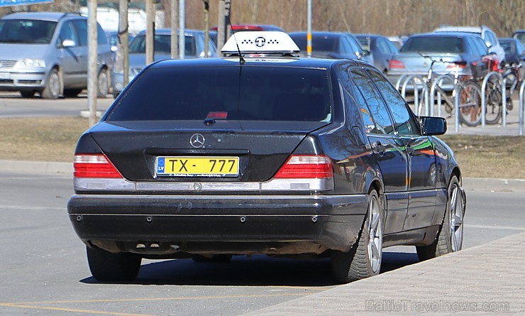 Viena stunda Jelgavā un ir atrasts Latvijas zīmīgākais taksis 220000