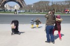 Travelnews.lv novēro ikdienas «jezgu» pie Eifeļa torņa Parīzē 10