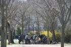 Travelnews.lv novēro ikdienas «jezgu» pie Eifeļa torņa Parīzē 4