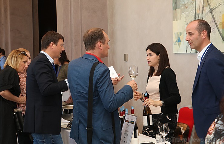 Vīna pazinēji 8.05.2018 iepazīst «Simply Italian Great Wines» prezentētos vīnus no Itālijas, ko organizē «B2B Baltic Travel» un «International Event & 222379