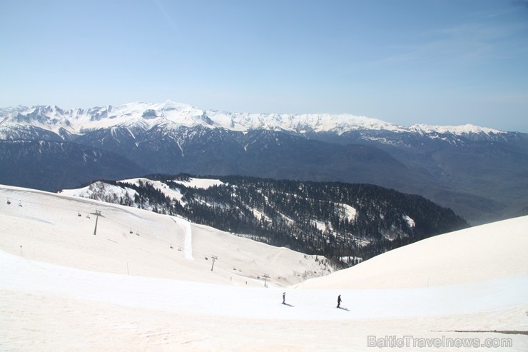 Travelnews.lv izbauda Soču kalnu ainavas no «Rosa Khutor» slēpošanas trasēm 222634