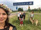 Vasaras saulgriežu laikā patriotiski noskaņoti cilvēki izgaismojuši Latviju, apejot tai apkārt 12