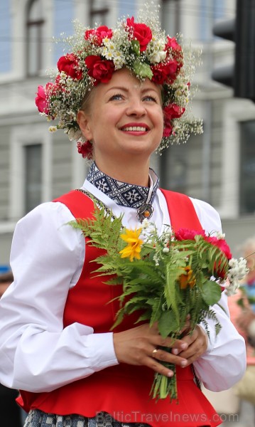 Dziesmu un deju svētku atklāšanas gājiens pulcē Rīgā visus Latvijas novadus (101-200) 226704