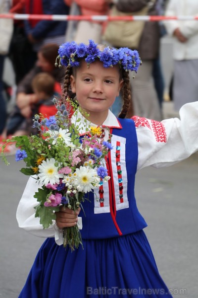 Dziesmu un deju svētku atklāšanas gājiens pulcē Rīgā visus Latvijas novadus (101-200) 226706