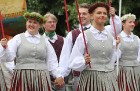 Dziesmu un deju svētku atklāšanas gājiens pulcē Rīgā visus Latvijas novadus (101-200) 15