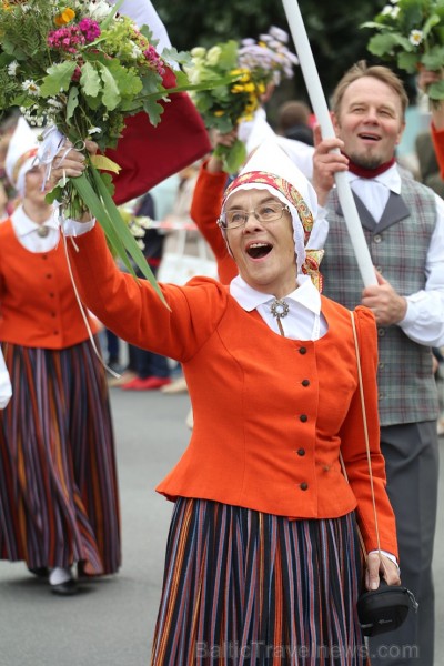 Dziesmu un deju svētku atklāšanas gājiens pulcē Rīgā visus Latvijas novadus (201-300) 226725