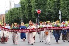 Dziesmu un deju svētku atklāšanas gājiens pulcē Rīgā visus Latvijas novadus (201-300) 1