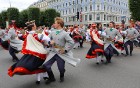 Dziesmu un deju svētku atklāšanas gājiens pulcē Rīgā visus Latvijas novadus (201-300) 3