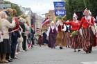 Dziesmu un deju svētku atklāšanas gājiens pulcē Rīgā visus Latvijas novadus (201-300) 82