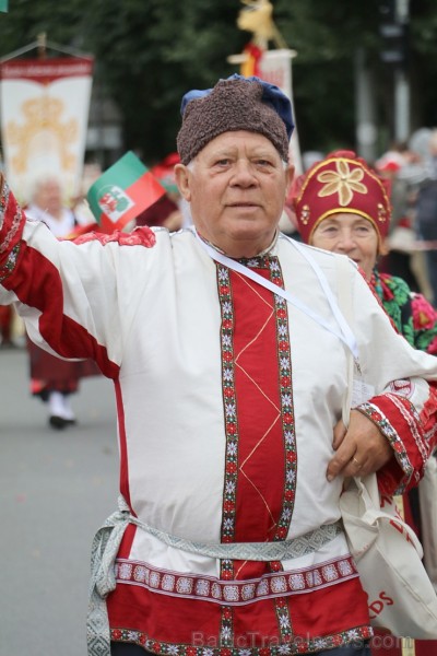 Dziesmu un deju svētku atklāšanas gājiens pulcē Rīgā visus Latvijas novadus (301-400) 226906