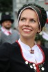 Dziesmu un deju svētku atklāšanas gājiens pulcē Rīgā visus Latvijas novadus (301-400) 79