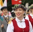 Dziesmu un deju svētku atklāšanas gājiens pulcē Rīgā visus Latvijas novadus (301-400) 92