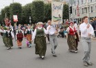 Dziesmu un deju svētku atklāšanas gājiens pulcē Rīgā visus Latvijas novadus (301-400) 97