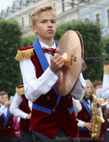 Dziesmu un deju svētku atklāšanas gājiens pulcē Rīgā visus Latvijas novadus (401-500) 227028