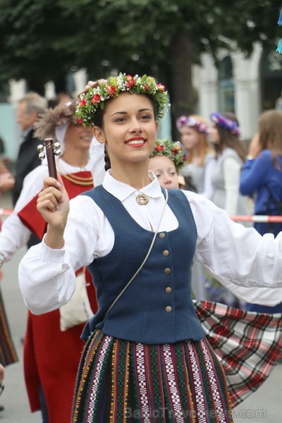 Dziesmu un deju svētku atklāšanas gājiens pulcē Rīgā visus Latvijas novadus (501-600) 227041