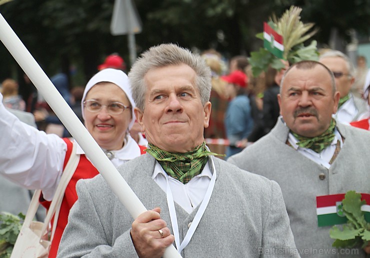 Dziesmu un deju svētku atklāšanas gājiens pulcē Rīgā visus Latvijas novadus (501-600) 227113