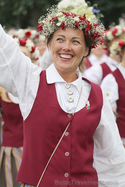 Dziesmu un deju svētku atklāšanas gājiens pulcē Rīgā visus Latvijas novadus (501-600) 227121