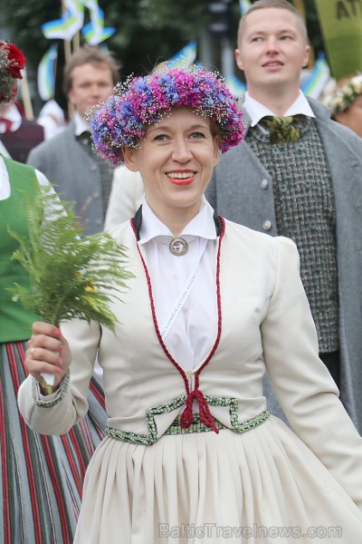Dziesmu un deju svētku atklāšanas gājiens pulcē Rīgā visus Latvijas novadus (501-600) 227163