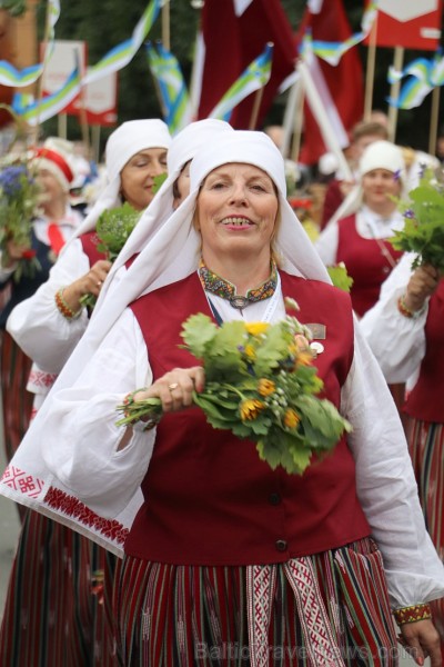Dziesmu un deju svētku atklāšanas gājiens pulcē Rīgā visus Latvijas novadus (501-600) 227164