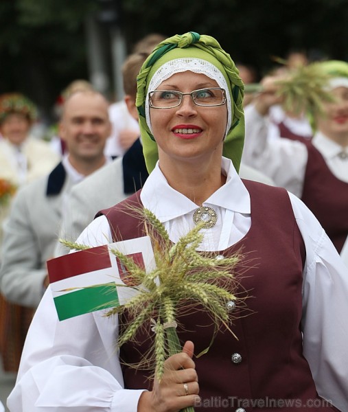 Dziesmu un deju svētku atklāšanas gājiens pulcē Rīgā visus Latvijas novadus (501-600) 227168