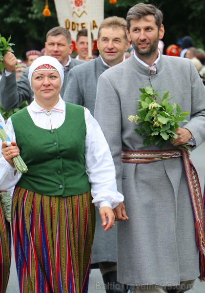 Dziesmu un deju svētku atklāšanas gājiens pulcē Rīgā visus Latvijas novadus (601-700) 227365