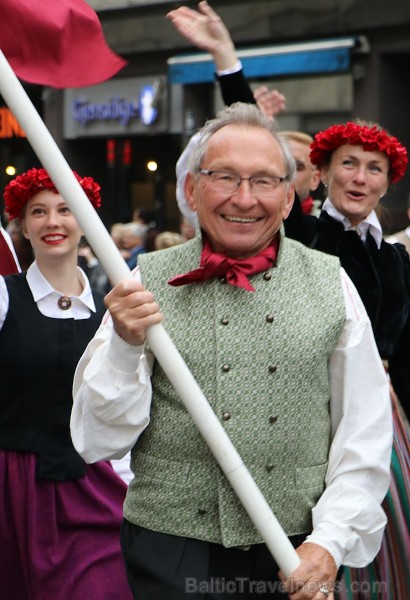 Dziesmu un deju svētku atklāšanas gājiens pulcē Rīgā visus Latvijas novadus (701-800) 227410