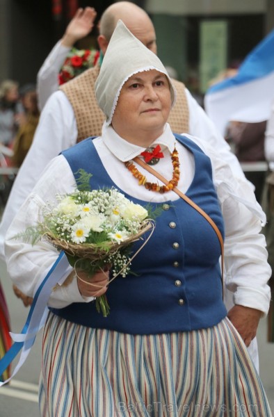 Dziesmu un deju svētku atklāšanas gājiens pulcē Rīgā visus Latvijas novadus (801-845) 227605