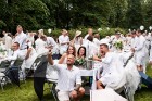 Jau ceturto gadu Rīgā notiek baltais pop-up pikniks «L’elegante Pop-Up Picnic» 55