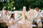 Jau ceturto gadu Rīgā notiek baltais pop-up pikniks «L’elegante Pop-Up Picnic» 109