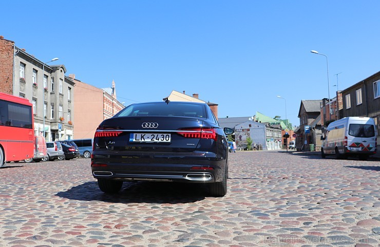 Travelnews.lv ar jauno Audi A6 apceļo vēju pilsētu Liepāju 229274