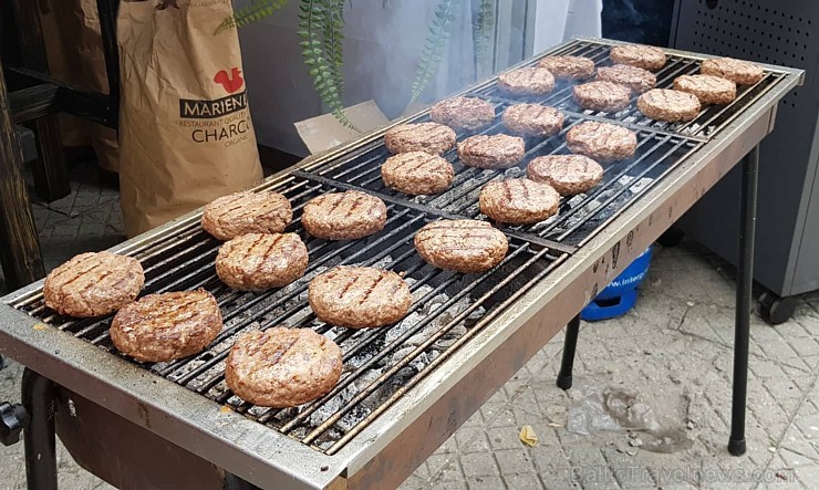 Otrais «Rīgas Burgeru Festivāls 2018» 4.08.2018 noskaidroja ātrāko ēdāju un labāko burgeru 230254