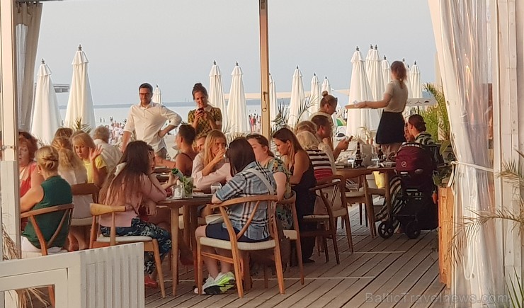 Travelnews.lv izbauda jūru un populāro pludmales restorānu «Legend Beach» 230902