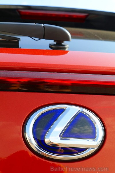 Travelnews.lv iepazīst jauno «Lexus UX250h» brokastīs 231921