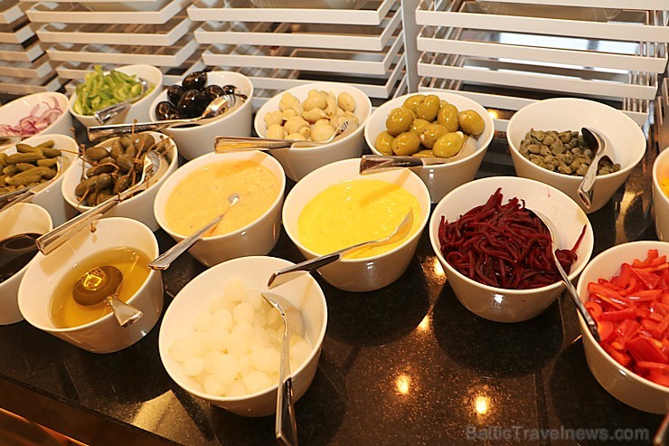 Viesnīcas «Grand Hotel Kempinski Rīga» restorāns «Amber» piedāvā jaunu konceptu «Vēlās brokastis ar ģimeni» 234444