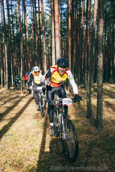 Velobraucēji Jūrmalā krāšņi noslēdz kalnu riteņbraukšanas sezonu. Foto: Lauris Galsons, Rihards Rudzis, Madara Ermansone 234505