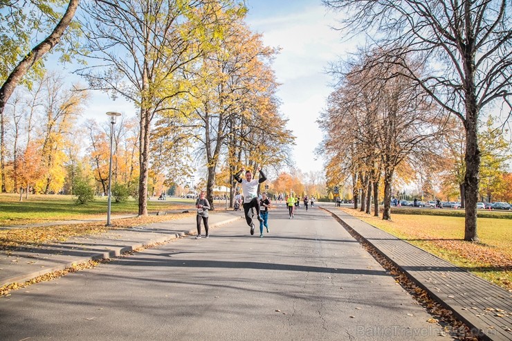 Skriešanas seriāla «Bigbank Skrien Latvija» noslēgums vairāk kā 3000 Siguldas pusmaratona dalībniekiem paliks atmiņā kā zelta rudens tā viskrāšņākajā  235149