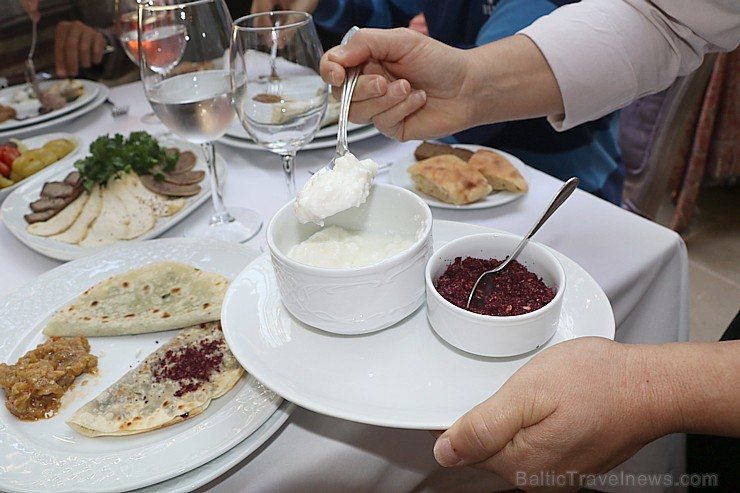 Travelnews.lv izbauda Baku restorāna «Mugam Club» pusdienu viesmīlību 235861