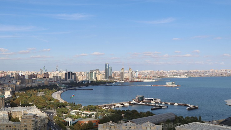 Debesskrāpju komplekss «Liesmas torņi» ir kļuvuši par Baku simbolu. Sadarbībā ar Latvijas vēstniecību Azerbaidžānā un tūrisma firmu «RANTUR Travel Age 237283
